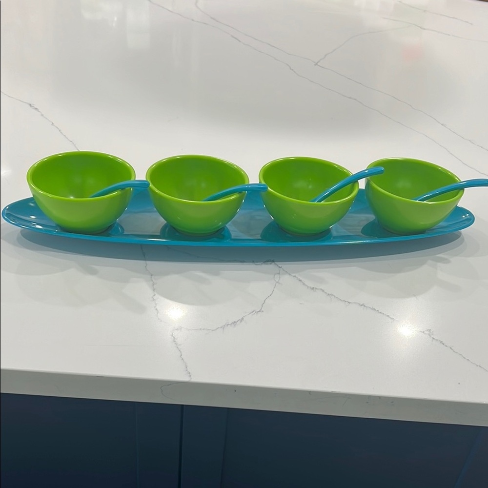 Green and Blue Serving Set